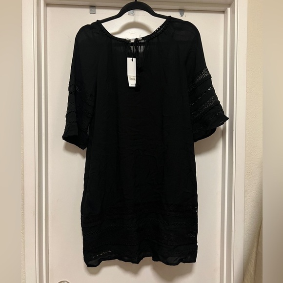 BB Dakota Dresses & Skirts - NWT BB Dakota Black 2 pcs Gerado Lace Drop Shoulder Keyhole Neck Crepe Dress XS